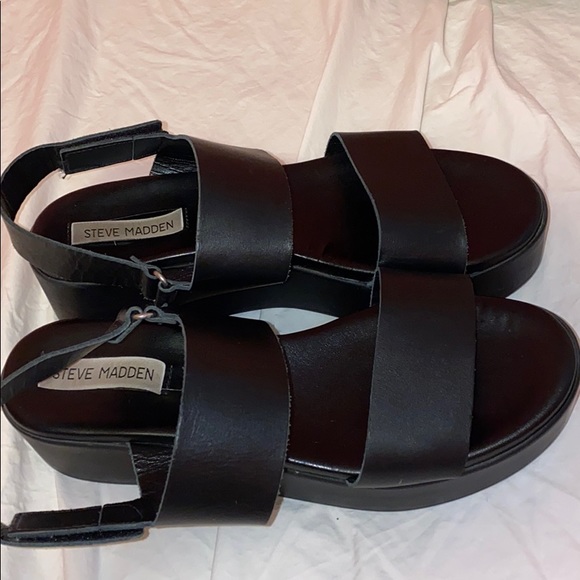 STEVE MADDEN PLATFORM SANDALS - Picture 1 of 5